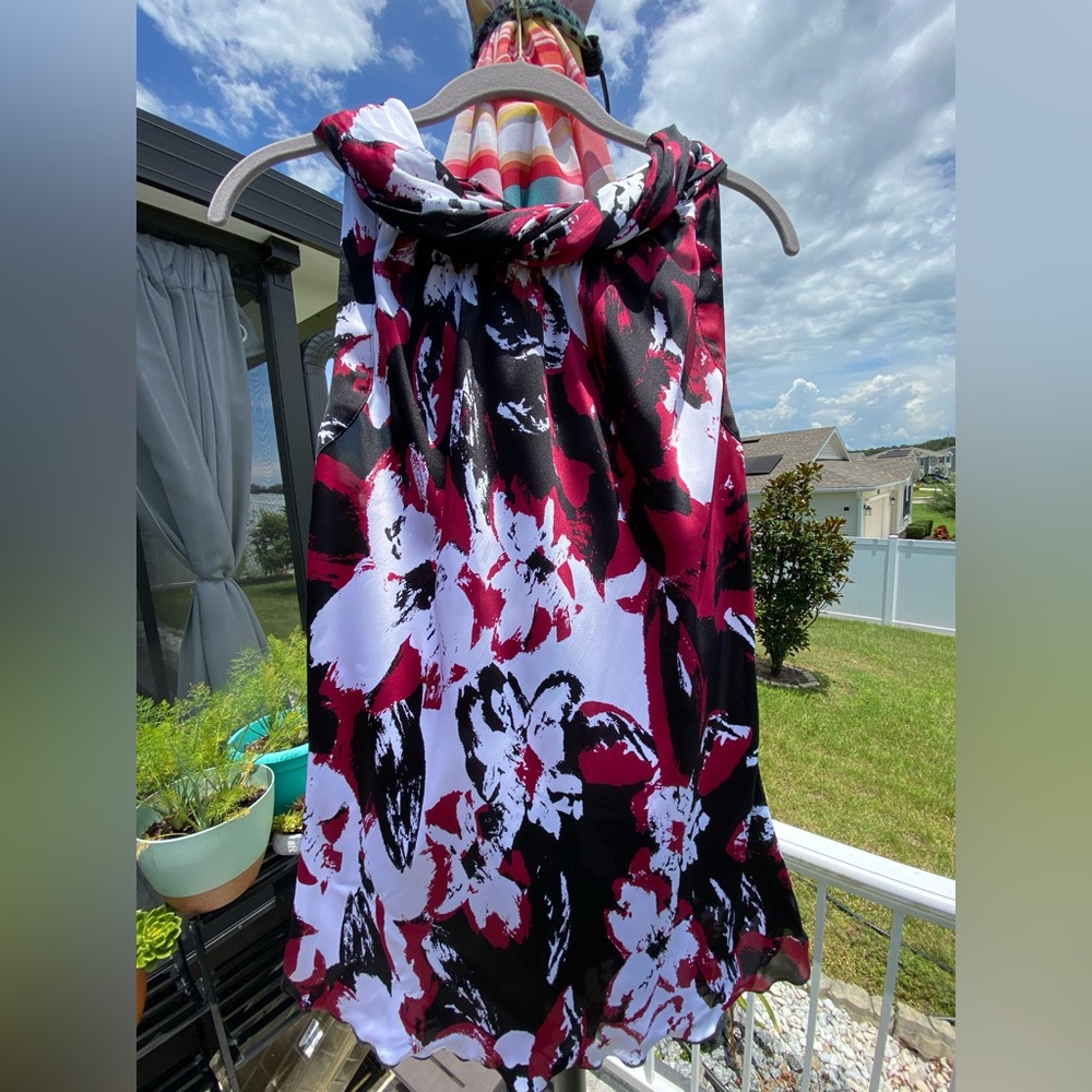 Dress Barn Modified Halter Sleeveless Floral Top